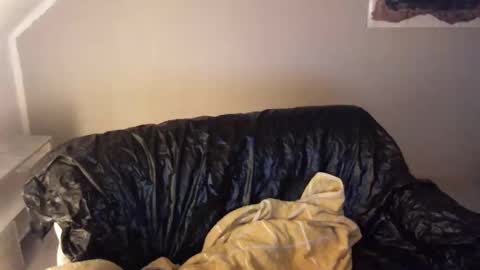 agin17 online show from December 21, 12:31 am