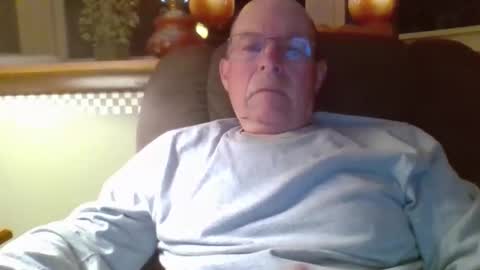 aguynrkfrd online show from June 3, 9:33 am