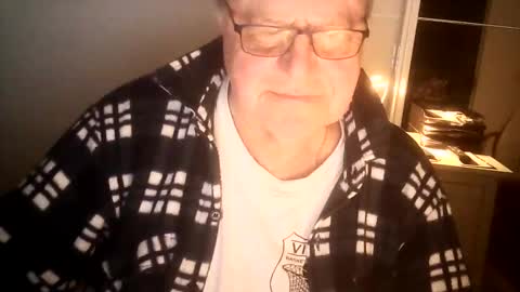 Snapshot of ahmole chatting on March 10, 12:29 am Ole online show from March 10, 12:29 am