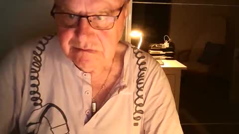 Snapshot of ahmole chatting on September 15, 11:06 pm Ole online show from September 15, 11:06 pm