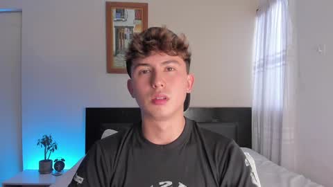 Snapshot of aidan_hale chatting on December 22, 10:04 pm A H  online show from December 22, 10:04 pm