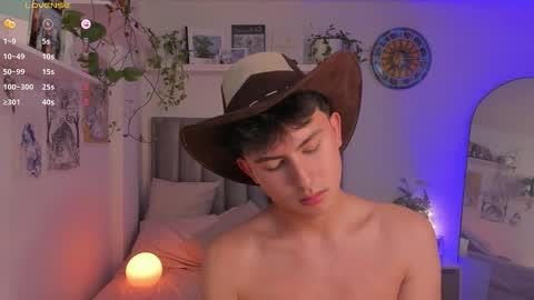 Snapshot of aidan_hale chatting on September 14, 10:45 pm A H  online show from September 14, 10:45 pm