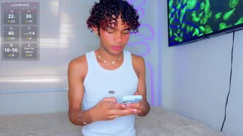 Aaron Winter online show from February 7, 7:08 pm