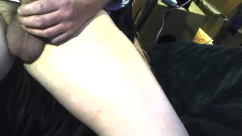 aj331827 online show from April 5, 9:00 pm