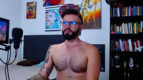 akiles online show from November 6, 11:30 pm