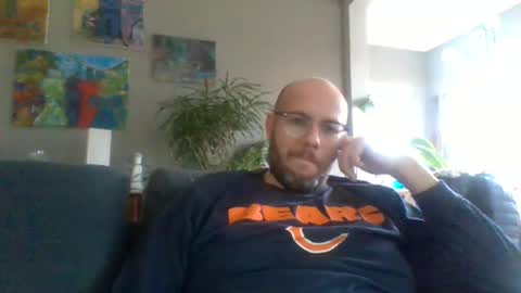 akpchi1984 online show from December 11, 6:05 pm