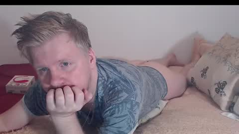 aktavian_w online show from October 8, 7:07 pm