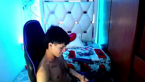 Akyra latin online show from March 31, 12:01 am