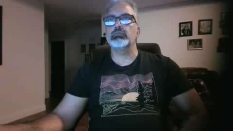 aladdin31673 online show from June 4, 1:55 am