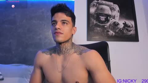 alan_morrys online show from February 9, 3:11 am