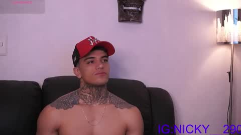 alan_morrys online show from November 9, 12:47 am