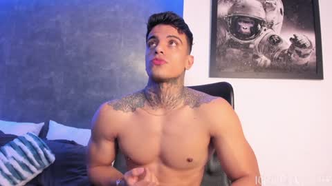 alan_morrys online show from December 4, 11:46 pm