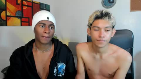 Snapshot of alan_scot chatting on February 27, 12:41 am Alan and Criss - WE JUST FRIENDS WITH BENEFITS BOTH VERS online show from February 27, 12:41 am