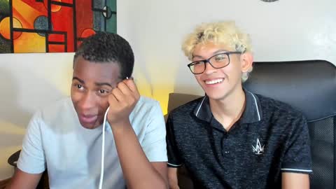 Snapshot of alan_scot chatting on January 8, 1:53 am Alan and Criss - WE JUST FRIENDS WITH BENEFITS BOTH VERS online show from January 8, 1:53 am