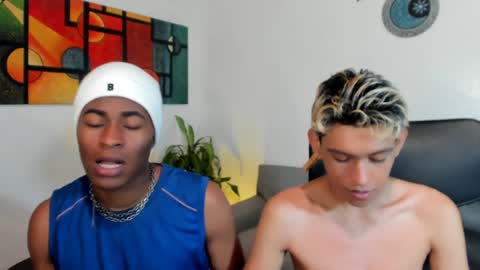 Snapshot of alan_scot chatting on February 26, 1:32 am Alan and Criss - WE JUST FRIENDS WITH BENEFITS BOTH VERS online show from February 26, 1:32 am