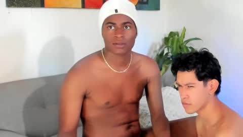 Snapshot of alan_scot chatting on September 19, 9:03 pm Alan and Criss - WE JUST FRIENDS WITH BENEFITS BOTH VERS online show from September 19, 9:03 pm