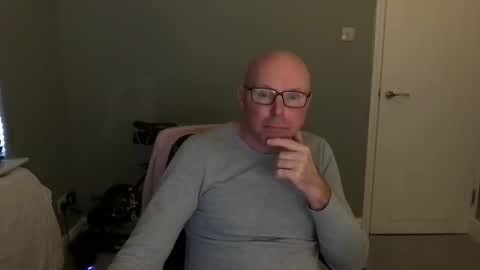 Snapshot of alc300170 chatting on December 23, 8:11 am alc300170 online show from December 23, 8:11 am