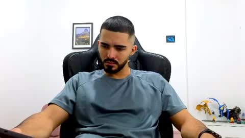 alejandroo_7 online show from July 23, 10:07 pm