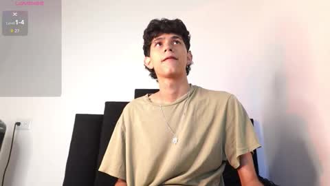 alex_mark_ online show from December 19, 1:08 pm