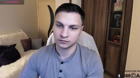 Snapshot of alex_milson chatting on October 25, 7:37 pm alex_milson online show from October 25, 7:37 pm