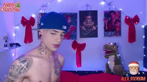 Snapshot of alex_rockstar chatting on December 11, 5:43 pm    online show from December 11, 5:43 pm