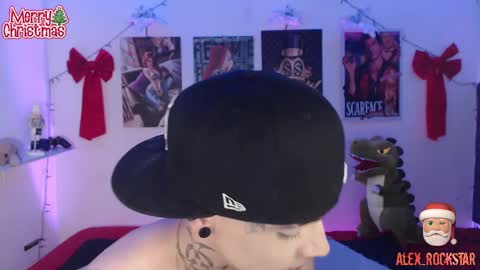 Snapshot of alex_rockstar chatting on December 18, 11:40 pm    online show from December 18, 11:40 pm