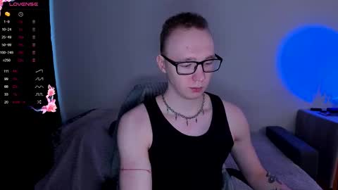 alex_silent online show from November 18, 9:46 am