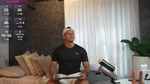 Snapshot of alex_tower chatting on January 23, 6:56 pm Alex Towers online show from January 23, 6:56 pm