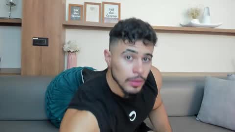 alex_wolf05 online show from February 16, 5:11 pm