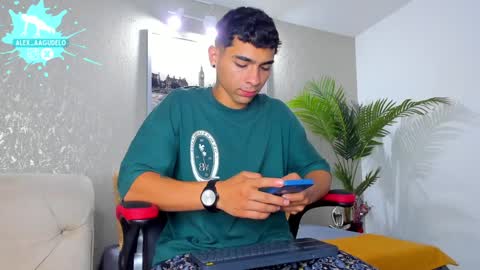 Snapshot of alex_zt chatting on January 9, 5:02 am x   online show from January 9, 5:02 am