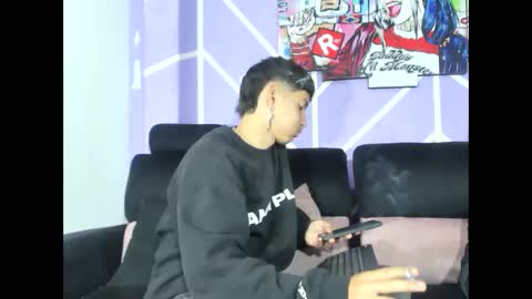 chicos hot online show from April 16, 1:11 pm