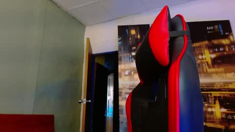 alexgiraldo__ online show from June 3, 2:33 pm