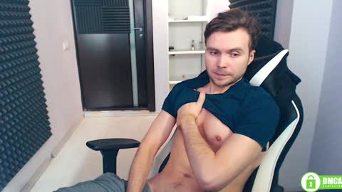 Snapshot of alexspilner chatting on December 20, 5:18 pm Alex Spilner online show from December 20, 5:18 pm