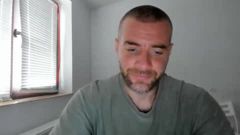 alfiesolomons87 online show from November 4, 9:32 am