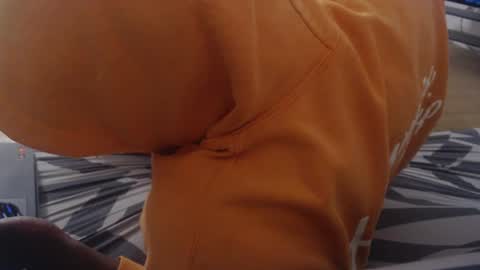 Snapshot of aliasallday chatting on December 8, 10:14 pm Alias online show from December 8, 10:14 pm