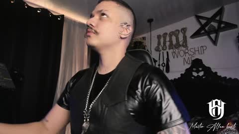 Snapshot of allanhurtss chatting on January 10, 8:37 pm   online show from January 10, 8:37 pm