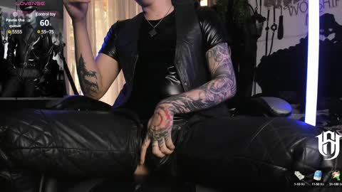 Snapshot of allanhurtss chatting on December 22, 4:27 pm   online show from December 22, 4:27 pm
