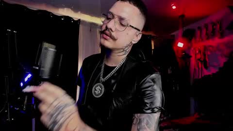 Snapshot of allanhurtss chatting on October 13, 9:32 pm   online show from October 13, 9:32 pm