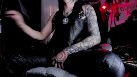 Snapshot of allanhurtss chatting on September 13, 10:11 pm   online show from September 13, 10:11 pm