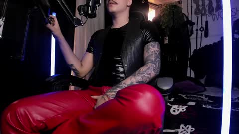 Snapshot of allanhurtss chatting on December 15, 4:04 pm   online show from December 15, 4:04 pm