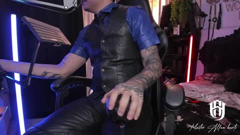 Snapshot of allanhurtss chatting on January 30, 6:43 pm   online show from January 30, 6:43 pm