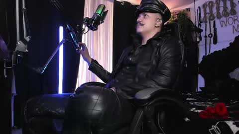 Snapshot of allanhurtss chatting on February 14, 6:40 pm   online show from February 14, 6:40 pm