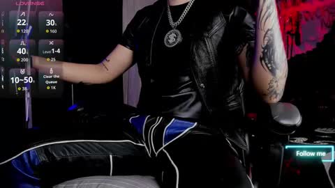 Snapshot of allanhurtss chatting on October 10, 2:44 pm   online show from October 10, 2:44 pm