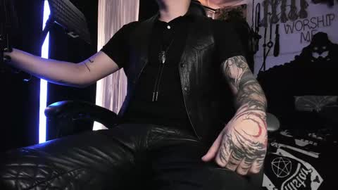Snapshot of allanhurtss chatting on February 19, 6:10 pm   online show from February 19, 6:10 pm