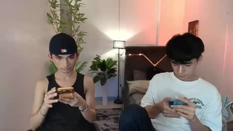 kim and josh online show from February 4, 10:49 pm