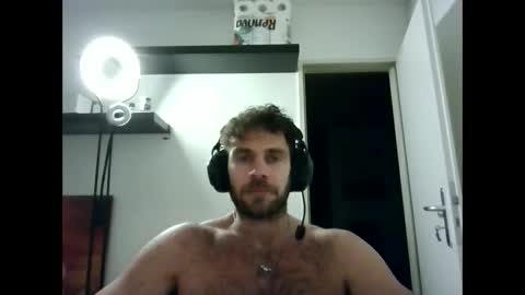 alphah_hunk online show from December 4, 4:14 pm