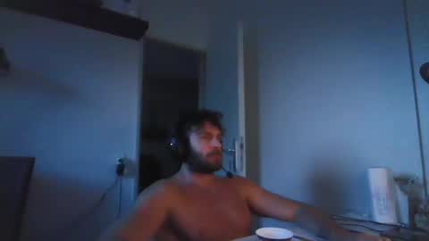 alphah_hunk online show from January 13, 4:11 pm