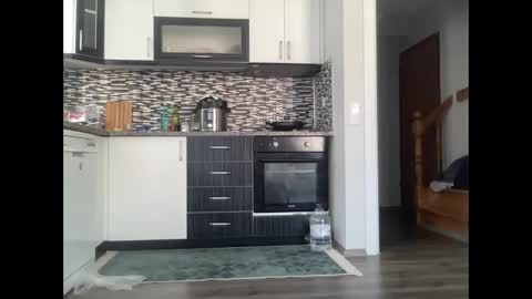 AlphAndre online show from February 19, 6:44 am