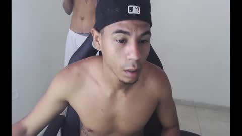 alphas_latins online show from April 6, 12:29 am