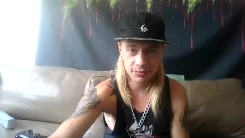 altboy010 online show from July 25, 1:52 pm
